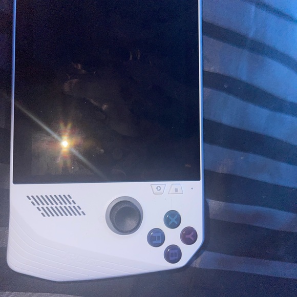 Asus Rog Ally - Picture 3 of 12